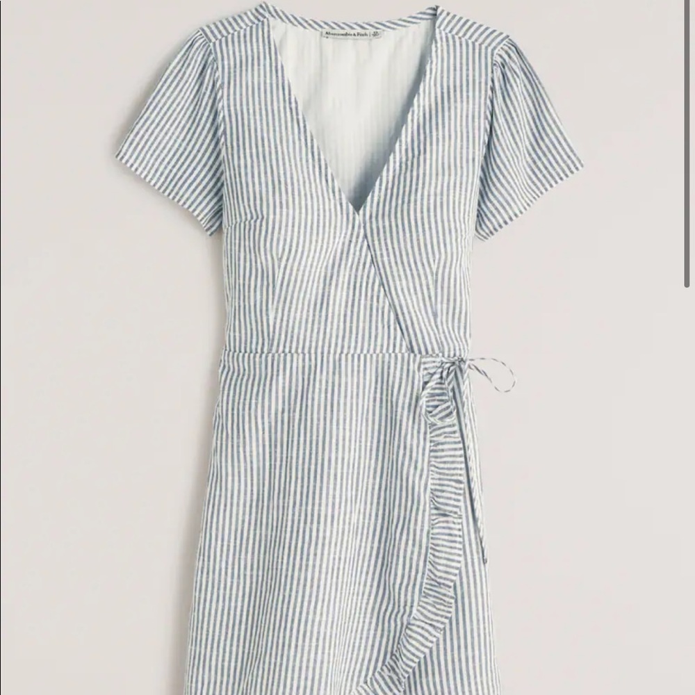[A&F] Ruffle Wrap Dress
